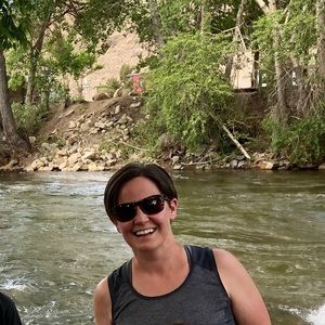 Meet your Posher, Melissa